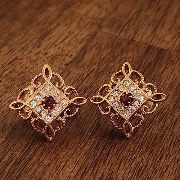 ***VINTAGE*** FILIGREE SQUARE AVON CLIP ON EARRINGS - Picture 1 of 3